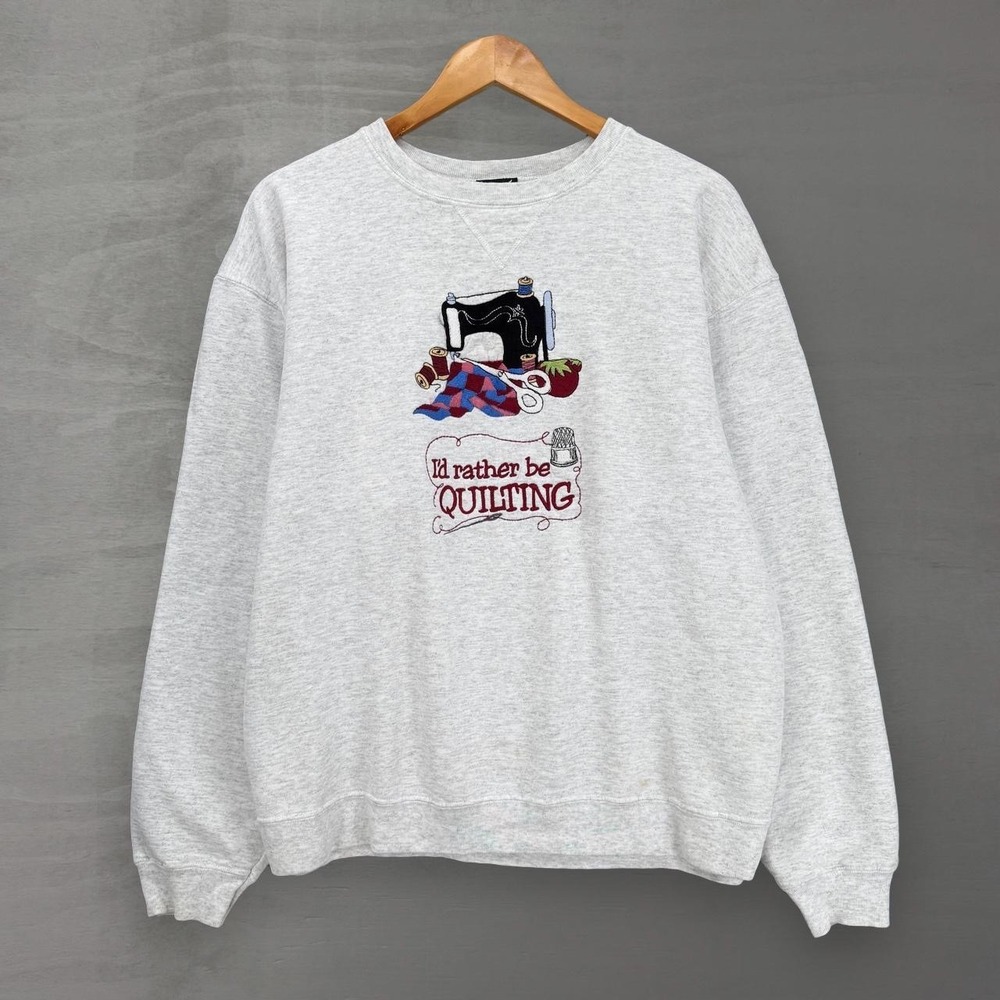 Vintage I'd Rather Be Quilting Cute Funny Retro Sewing Knitting Sweatshirt Large